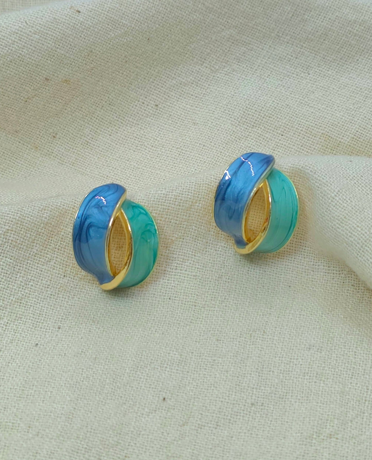 Retro Royal & Light Blue Studs K108